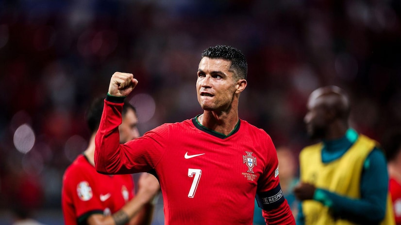 林良铭红牌&蒋光太伤退，国足下半场如何调整？死守1分or换塞鸟？.